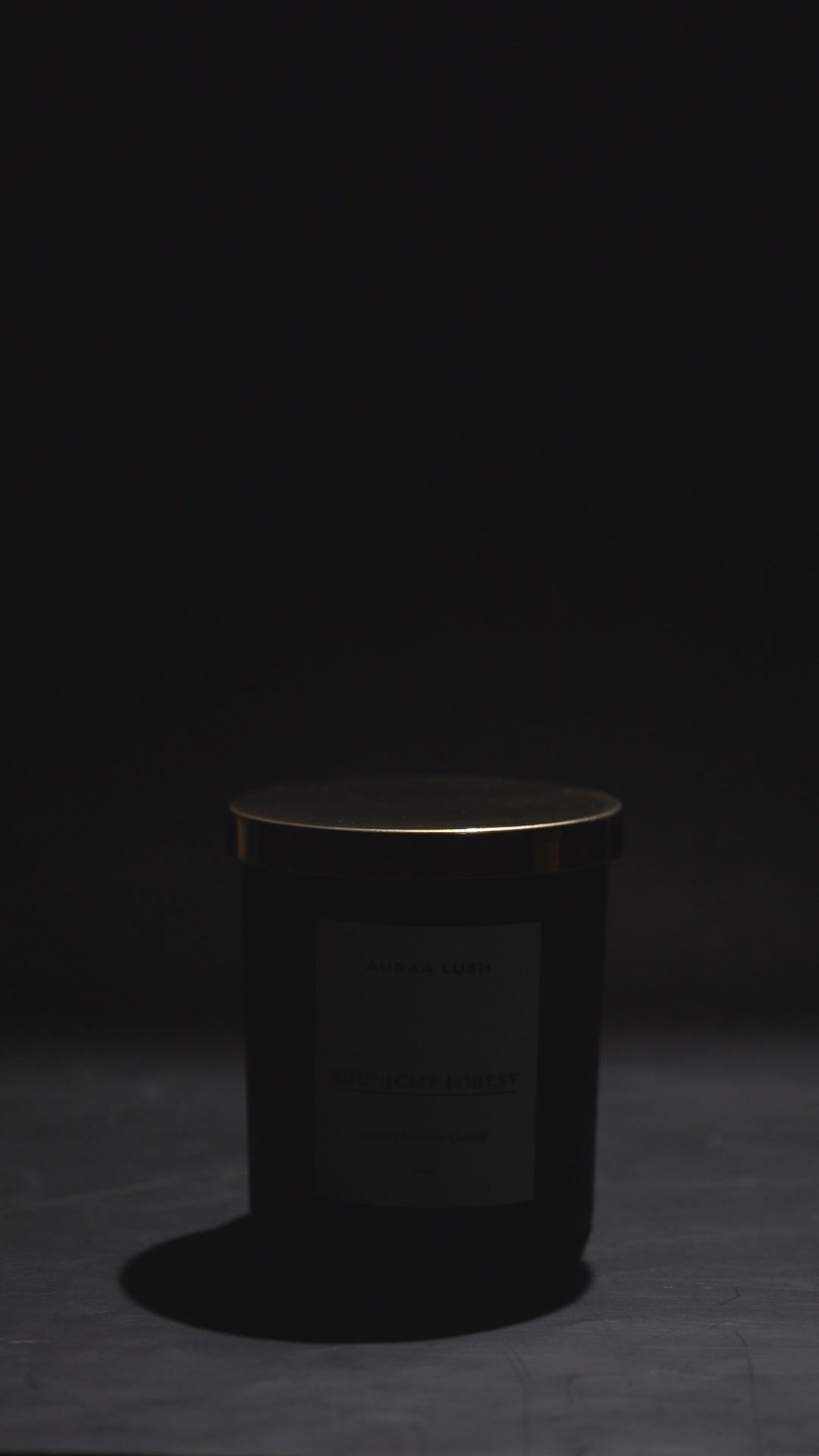 Load video: Auraa Lush Scented Luxury Candles for relaxation and gifting